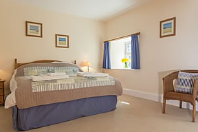 King size bedroom with ensuite